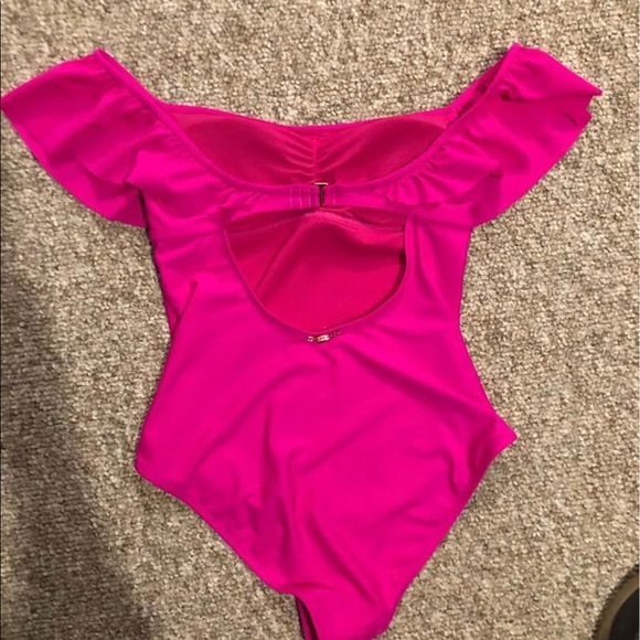 Swimsuit - Picture 3 of 5